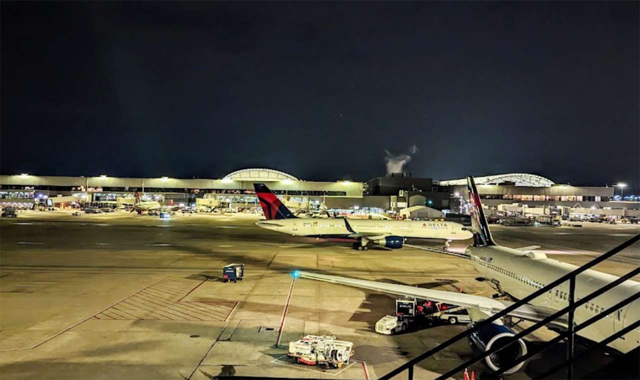 Atlanta airport international and domestic departures